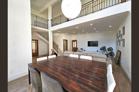 6_photo/94cf0050cb.df2406aa61ba3211-ATLAS-23adcb65-05f6-477d-baf6-c8babc3334a6.jpg de casa de condomínio à venda com 3 quartos, 400m² em Chácara Vale do Rio Cotia, Carapicuíba