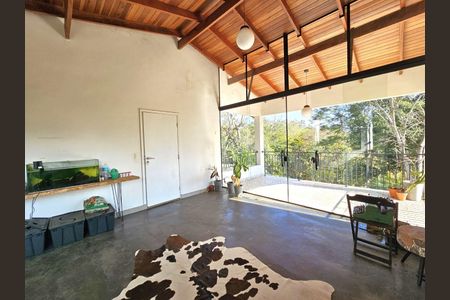 7_photo/94cf0050cb.df2406aa61ba3211-ATLAS-252c6911-24c0-40e5-a842-ff5e2bc9551f.jpg de casa de condomínio à venda com 3 quartos, 400m² em Chácara Vale do Rio Cotia, Carapicuíba