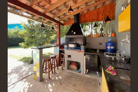 27_photo/94cf00546f.87f5cef759a1f567-ATLAS-028f86b7-dfba-46c1-aa95-4e1f9526272a.jpg de casa à venda com 3 quartos, 285m² em Chácara Vale do Rio Cotia, Carapicuíba