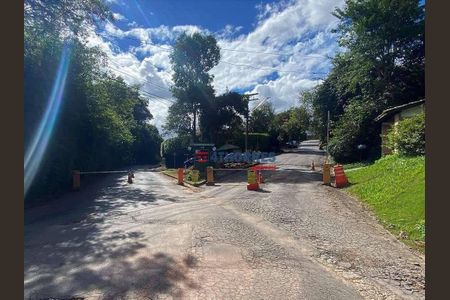 31_photo/94cf00546f.87f5cef759a1f567-ATLAS-bfafe970-427e-4cce-aeb6-c79035bf7ef4.jpg de casa à venda com 3 quartos, 285m² em Chácara Vale do Rio Cotia, Carapicuíba