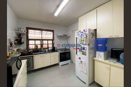 13_photo/94cf00546f.87f5cef759a1f567-ATLAS-e8f40264-ea54-4a1b-bfd0-b0a12d90cdd1.jpg de casa à venda com 3 quartos, 285m² em Chácara Vale do Rio Cotia, Carapicuíba