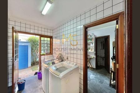 11_photo/94cf00546f.d70948cd37f6cfc6-ATLAS-ac130596-8d32-49dd-bcc4-b76ca9617bb9.jpg de casa à venda com 6 quartos, 528m² em Chácara Vale do Rio Cotia, Carapicuíba