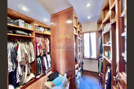 15_photo/94cf00546f.d70948cd37f6cfc6-ATLAS-dfdddb5a-d4e7-441c-b2b6-d28264defef2.jpg de casa à venda com 6 quartos, 528m² em Chácara Vale do Rio Cotia, Carapicuíba