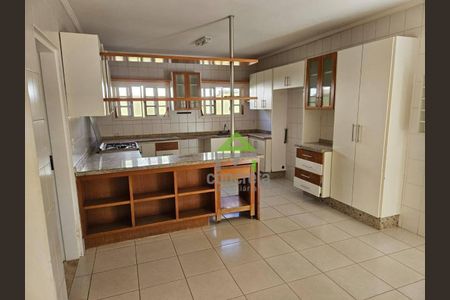 7_photo/94cf0054f9.eb2bd2a9c3b2ded2-ATLAS-45878f66-d437-4fe7-ad00-07520e4a71f1.jpg de casa para alugar com 3 quartos, 380m² em Chácara Vale do Rio Cotia, Carapicuíba