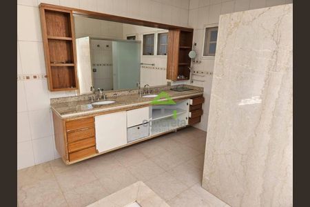 23_photo/94cf0054f9.eb2bd2a9c3b2ded2-ATLAS-60d0f8ac-a457-4786-afd7-53708254cf52.jpg de casa à venda com 3 quartos, 380m² em Chácara Vale do Rio Cotia, Carapicuíba