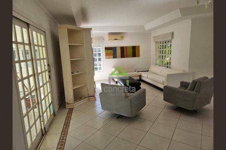 11_photo/94cf0054f9.eb2bd2a9c3b2ded2-ATLAS-b07f9c13-7468-4309-8dc0-36f10a5acb7a.jpg de casa à venda com 3 quartos, 380m² em Chácara Vale do Rio Cotia, Carapicuíba