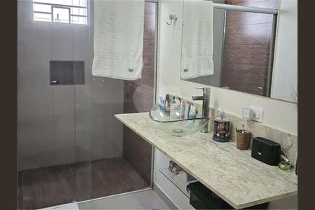 37_photo/94cf0055a9.8d9d2e8c4e07ca84-ATLAS-ae6a8433-2eab-4c23-a76c-573232a22ff8.jpg de casa à venda com 3 quartos, 358m² em Chácara Vale do Rio Cotia, Carapicuíba