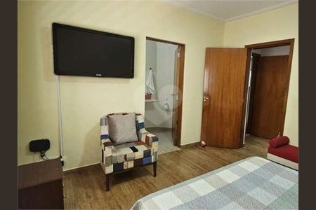 40_photo/94cf0055a9.8d9d2e8c4e07ca84-ATLAS-f666327b-05a5-4673-9092-b3611894ab7e.jpg de casa à venda com 3 quartos, 358m² em Chácara Vale do Rio Cotia, Carapicuíba