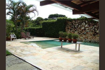 2_photo/94cf005627.dd63bef89a0f751f-ATLAS-677408c1-e09f-4d5f-bb1d-d2ba23ff9f0c.jpg de casa de condomínio à venda com 3 quartos, 450m² em Chácara dos Junqueiras, Carapicuíba