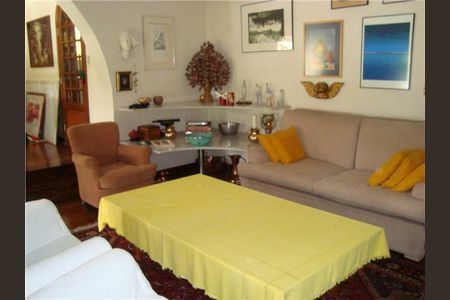 7_photo/94cf005627.dd63bef89a0f751f-ATLAS-9b3937b2-eecc-4f39-8de4-3a845b298edb.jpg de casa de condomínio à venda com 3 quartos, 450m² em Chácara dos Junqueiras, Carapicuíba