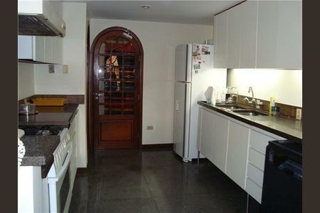 10_photo/94cf005627.dd63bef89a0f751f-ATLAS-bddd082c-9d8f-430c-a4e6-97acc2087634.jpg de casa de condomínio à venda com 3 quartos, 450m² em Chácara dos Junqueiras, Carapicuíba