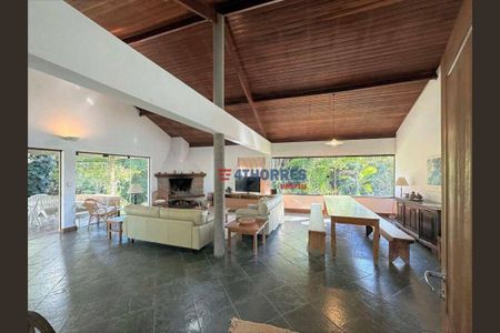 39_photo/94cf00579f.b236c1c8cef7f9e8-ATLAS-83bc7945-ebac-44bf-a37b-db6c51f9729a.jpg de casa à venda com 3 quartos, 435m² em Chácara dos Junqueiras, Carapicuíba