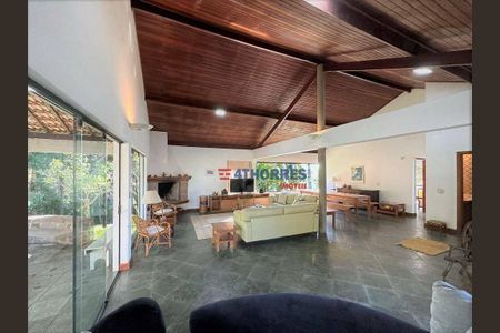 37_photo/94cf00579f.b236c1c8cef7f9e8-ATLAS-b2f27ba0-ae2e-4c1b-9367-f940fa02d526.jpg de casa à venda com 3 quartos, 435m² em Chácara dos Junqueiras, Carapicuíba