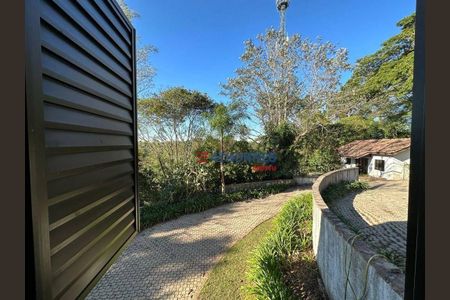 5_photo/94cf00579f.b236c1c8cef7f9e8-ATLAS-da75b9a5-b221-424f-b521-301862d1bbc8.jpg de casa à venda com 3 quartos, 435m² em Chácara dos Junqueiras, Carapicuíba