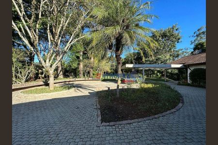 42_photo/94cf00579f.b236c1c8cef7f9e8-ATLAS-df1227e2-fe91-4e90-a444-b8a4d749e97e.jpg de casa à venda com 3 quartos, 435m² em Chácara dos Junqueiras, Carapicuíba