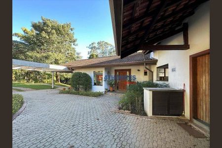 8_photo/94cf00579f.b236c1c8cef7f9e8-ATLAS-f0e18aca-a65a-432e-b8c0-6e5bcbfcf816.jpg de casa à venda com 3 quartos, 435m² em Chácara dos Junqueiras, Carapicuíba