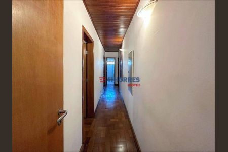 3_photo/94cf00579f.b236c1c8cef7f9e8-ATLAS-fa422bd3-32f6-4c67-a14a-cf338b07775c.jpg de casa à venda com 3 quartos, 435m² em Chácara dos Junqueiras, Carapicuíba