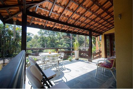 33_photo/94cf0057cd.9e8f1c97e4a047f1-ATLAS-2a160747-599e-4ee1-9618-b599d49010ab.jpg de casa à venda com 4 quartos, 346m² em Chácara dos Junqueiras, Carapicuíba