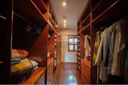 23_photo/94cf0057cd.9e8f1c97e4a047f1-ATLAS-62856e25-d0f2-40c2-9b8e-365aed03e58b.jpg de casa à venda com 4 quartos, 346m² em Chácara dos Junqueiras, Carapicuíba