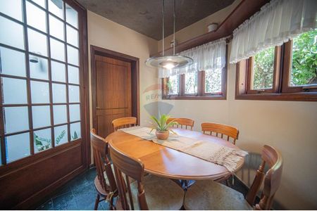 10_photo/94cf0057cd.9e8f1c97e4a047f1-ATLAS-7ad37882-1523-41a3-98fd-76a2f2bec25a.jpg de casa à venda com 4 quartos, 346m² em Chácara dos Junqueiras, Carapicuíba