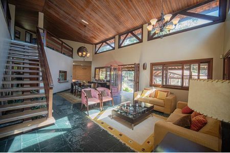 2_photo/94cf0057cd.9e8f1c97e4a047f1-ATLAS-b13d39f2-1213-4ba3-a65c-4dc27ad78c77.jpg de casa à venda com 4 quartos, 346m² em Chácara dos Junqueiras, Carapicuíba