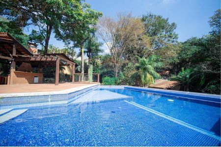 40_photo/94cf0057cd.9e8f1c97e4a047f1-ATLAS-cb2c0765-3432-44dc-9cac-9e9b835e22cf.jpg de casa à venda com 4 quartos, 346m² em Chácara dos Junqueiras, Carapicuíba