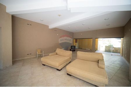 48_photo/94cf0057cd.9e8f1c97e4a047f1-ATLAS-db60d466-8c76-4843-aead-e4e5b139f2df.jpg de casa à venda com 4 quartos, 346m² em Chácara dos Junqueiras, Carapicuíba