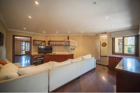 12_photo/94cf0057cd.9e8f1c97e4a047f1-ATLAS-fb218e70-836c-415b-b4e9-f44bf546e3f2.jpg de casa à venda com 4 quartos, 346m² em Chácara dos Junqueiras, Carapicuíba