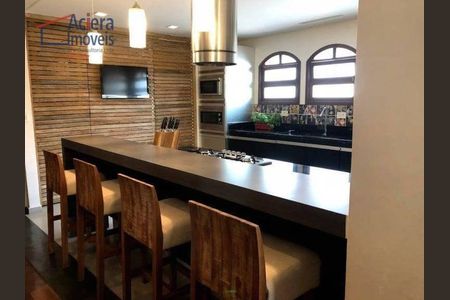 11_photo/94cf0059bd.29b6347213f59303-ATLAS-21973687-a9ec-4e74-ae85-cf9652ca3f7e.jpg de casa à venda com 4 quartos, 550m² em Chacara Santa Lucia dos Ypes, Carapicuíba