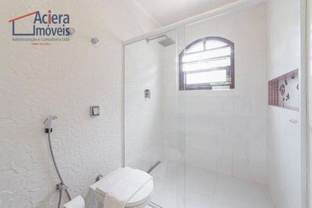 48_photo/94cf0059bd.29b6347213f59303-ATLAS-6c5522fe-cea0-444d-b2fc-325f1f7ce5ff.jpg de casa à venda com 4 quartos, 550m² em Chacara Santa Lucia dos Ypes, Carapicuíba