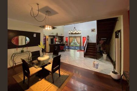 7_photo/94cf0059cd.07783d070336da1f-ATLAS-4e97d3e7-d9df-4c51-8efe-3ef58786e9f4.jpg de casa à venda com 4 quartos, 780m² em Chácara dos Junqueiras, Carapicuíba