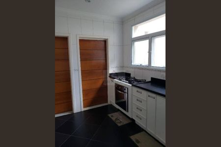 5_photo/94cf0059fd.8cc17f8f7b4e5195-ATLAS-a8ec71b7-cfdf-435e-9605-1fc5034e81d0.jpg de casa à venda com 4 quartos, 11m² em Chácara Vale do Rio Cotia, Carapicuíba