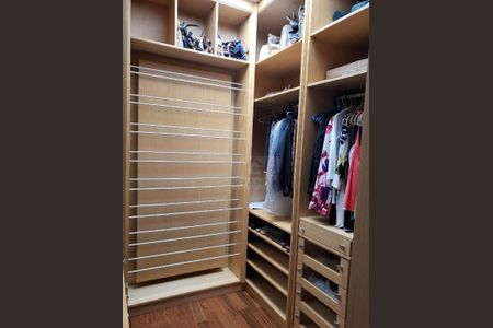 11_photo/94cf0059fd.8cc17f8f7b4e5195-ATLAS-d85cee9b-a1e8-44c0-a5f7-afc1d56599af.jpg de casa à venda com 4 quartos, 11m² em Chácara Vale do Rio Cotia, Carapicuíba