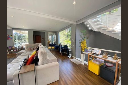 6_photo/94cf005a0d.7e2ea02b9085bf9d-ATLAS-1d1c6abc-5b89-42e5-9cef-396954dc78a2.jpg de casa à venda com 3 quartos, 484m² em Chacara Santa Lucia, Carapicuíba