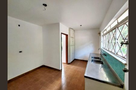 13_photo/94cf005c2b.b7a28b76476596d7-ATLAS-ba966698-b853-4eff-a5f9-e42ddf2fe441.jpg de casa de condomínio à venda com 3 quartos, 300m² em Nova Fazendinha, Carapicuíba