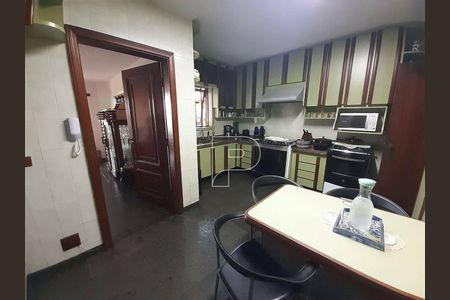 5_photo/94cf005e23.ea002ca8a54f6c9b-ATLAS-18d25aa1-dd9d-48dd-a197-9dcc3dc20465.jpg de casa à venda com 5 quartos, 831m² em Nova Fazendinha, Carapicuíba