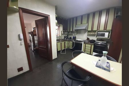 25_photo/94cf005e23.ea002ca8a54f6c9b-ATLAS-a726e9b6-641f-404d-ba36-4b34302cbb6a.jpg de casa à venda com 5 quartos, 831m² em Nova Fazendinha, Carapicuíba