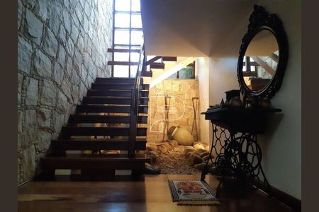 33_photo/94cf005e23.ea002ca8a54f6c9b-ATLAS-be2b7fb2-8f54-447b-b761-87cebbefcc70.jpg de casa à venda com 5 quartos, 831m² em Nova Fazendinha, Carapicuíba