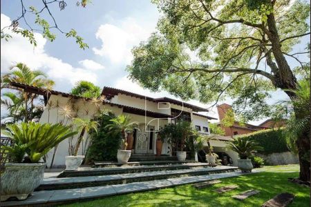 3_photo/94cf005e23.ea002ca8a54f6c9b-ATLAS-d2ee1a3e-d50b-40d4-8bf5-ece125f84b39.jpg de casa à venda com 5 quartos, 831m² em Nova Fazendinha, Carapicuíba