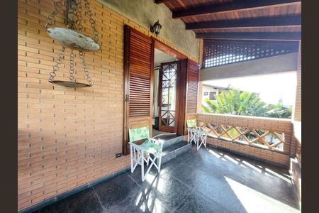 39_photo/94cf005e3b.3e6957092a4c223d-ATLAS-dcb1dc87-4de6-43b6-95ca-28d7325e1aea.jpg de casa à venda com 4 quartos, 645m² em Nova Fazendinha, Carapicuíba