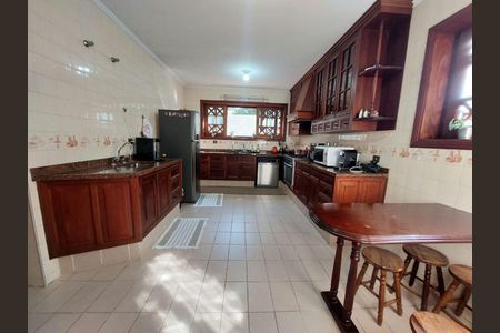 23_photo/94cf005e3b.3e6957092a4c223d-ATLAS-dcbc3446-2899-410d-b9b1-05eec3409222.jpg de casa à venda com 4 quartos, 645m² em Nova Fazendinha, Carapicuíba