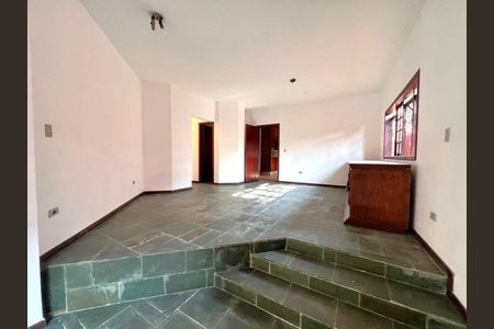 6_photo/94cf005e53.9612c2c0390caf5f-ATLAS-a4d3e149-3576-4180-afbd-82c674edeecd.jpg de casa à venda com 4 quartos, 570m² em Nova Fazendinha, Carapicuíba