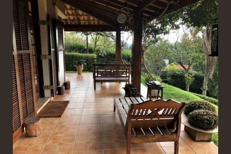 14_photo/94cf0060b7.8815b0ba80454d62-ATLAS-a2572388-60c4-47e1-bcf1-fe552d8fc30a.jpg de casa à venda com 3 quartos, 532m² em Nova Fazendinha, Carapicuíba