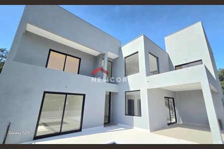 7_photo/94cf00610f.49e5f4e107e90c19-ATLAS-0efd2925-2606-484e-a684-62de078d7d21.jpg de casa de condomínio à venda com 3 quartos, 300m² em Chácara Moinho Velho, Carapicuíba