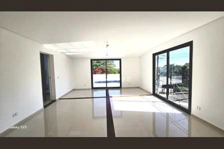 13_photo/94cf00610f.49e5f4e107e90c19-ATLAS-2d40f5ce-a7a6-4506-9e27-540a4e3fa6e8.jpg de casa de condomínio à venda com 3 quartos, 300m² em Chácara Moinho Velho, Carapicuíba