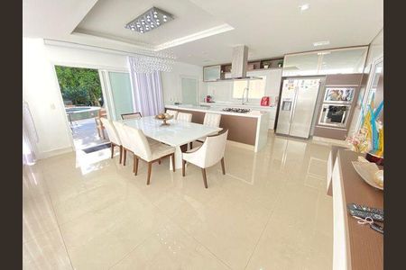 12_photo/94cf0061c3.7e2ea02b9085bf9d-ATLAS-735294ee-0006-495d-bf08-4cf8e96bee9a.jpg de casa à venda com 4 quartos, 463m² em Chácara Moinho Velho, Carapicuíba