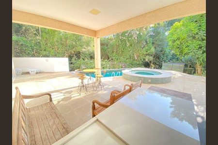4_photo/94cf0061c3.7e2ea02b9085bf9d-ATLAS-92daa884-f5ae-4ef8-9be2-6d27d09897f9.jpg de casa à venda com 4 quartos, 463m² em Chácara Moinho Velho, Carapicuíba