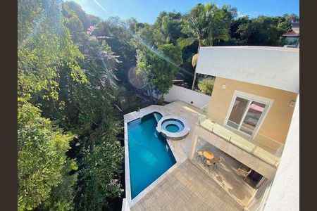 2_photo/94cf0061c3.7e2ea02b9085bf9d-ATLAS-bde82400-06f7-4317-8f61-1d61a7019a9f.jpg de casa à venda com 4 quartos, 463m² em Chácara Moinho Velho, Carapicuíba