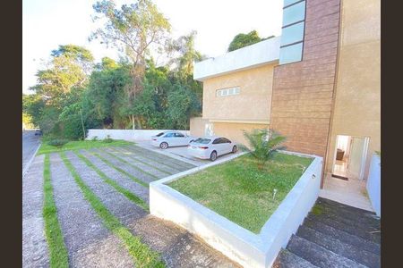 2_photo/94cf0061c3.7e2ea02b9085bf9d-ATLAS-ff698710-fcf9-45e8-bd55-5dcebccea902.jpg de casa à venda com 4 quartos, 463m² em Chácara Moinho Velho, Carapicuíba