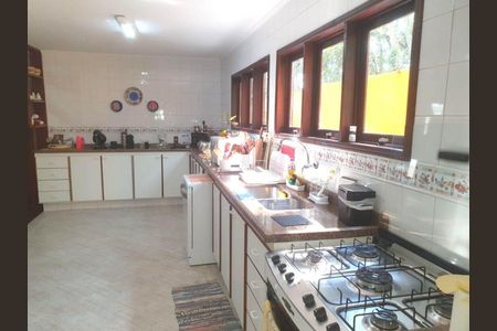 14_photo/94cf006217.7d44486df2fbe63f-ATLAS-535085de-79b6-4d7f-ac67-eac8e58994e9.jpg de casa à venda com 4 quartos, 341m² em Chácara Moinho Velho, Carapicuíba